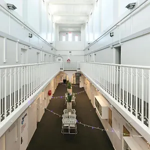 ホステル ジェイルハウス アコモデーション